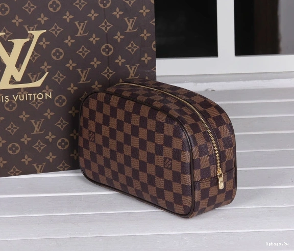 BAG LOUIS VUITTON TOILETRY 0310